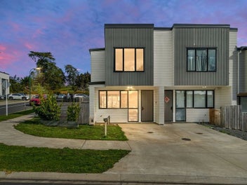 Low-Maintenance Living | Corner Position