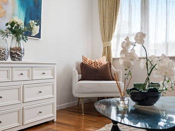 Playful Showstopper in Opaheke School Zone