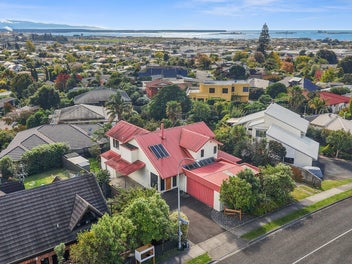 Vacant & Ready - Secure Your Hilltop Haven