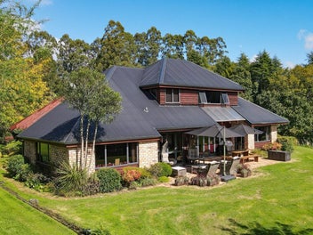 Country Charm With Equestrian Appeal