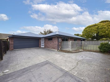 LAST WEEKEND TO VIEW