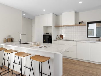 Stylish 3-Bed + Garage in Edgeware!