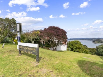 804m² Lynfield Section - Harbour Views, MHS Zoning