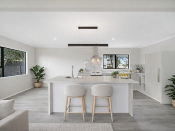 4 Bedroom + Rumpus FREEHOLD 602m2 FAMILY HOME!