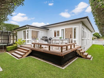 FREE COFFEE THIS WEEKEND!