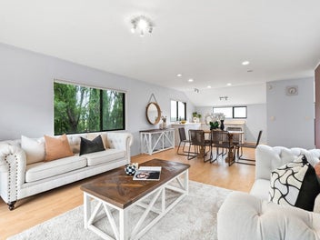 Dual Living, 7 Bedrooms, One Opportunity