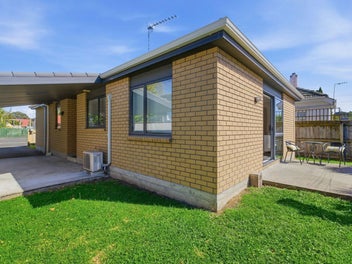 A Beauty on Bell Street