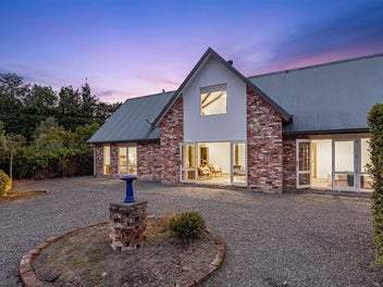 A Lifestyle of Space, Comfort & Convenience