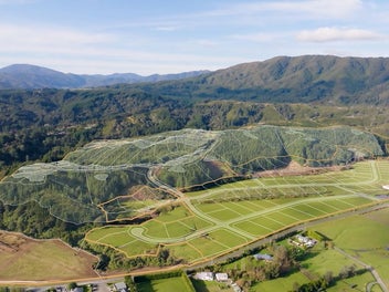 Modern Semi-Lifestyle Living on Over 1,000m²