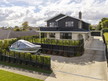 Spacious, sophisticated and perfectly positioned