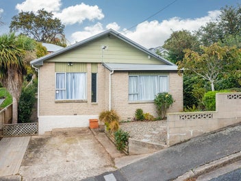 Charming Opportunity in the Heart of Mornington