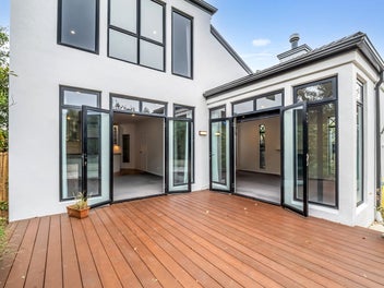 Exceptional easy city living