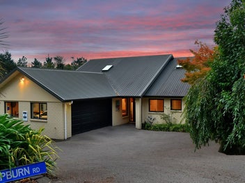 Nature, Space & Income - Nearly 2ha in the City