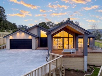 Luxurious Residence - Legal Home Income Potential