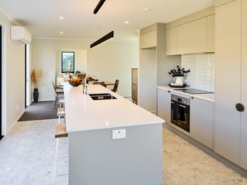 Modern Living with Space, Sun & Views