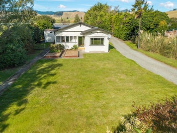 Half acre bliss – modern upgrades and a big shed