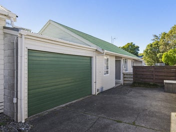 Fantastic 3 bedroom rental - Paraparaumu Beach