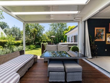 Vendors committed elsewhere, charm and privacy