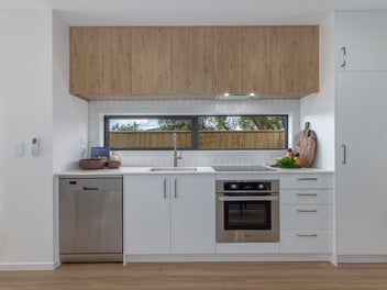 Freehold, Modern & Ready to Rent!