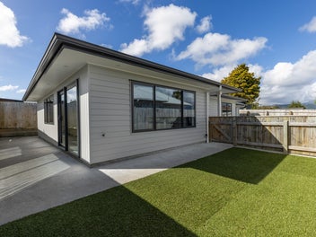 Modern, Low-Maintenance Living + Double Garage!