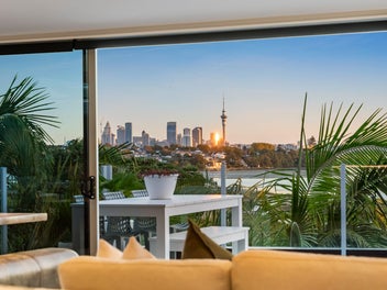 LUXURY LIVING WITH ICONIC HAURAKI VIEWS