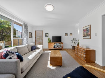 Sun-Drenched Style & Space in Somerfield