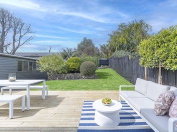 Value-Packed with Major Garaging!!