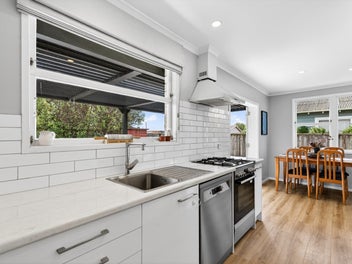 A smart start in popular Akina