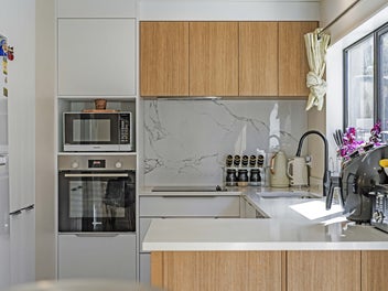 Freehold, No body Corp & No Society Fee