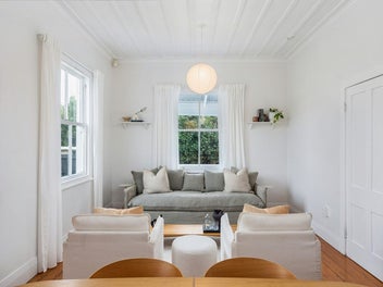 OWNER'S INSTRUCTIONS ARE CLEAR: SELL ON WEDNESDAY