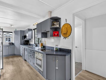 Tidy, modern living with extra space