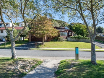 SUN, SPACE AND FAMILY EASE