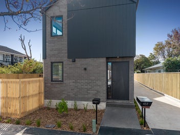 BRAND NEW - AND SEXY!