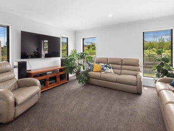 Stunning 4-Bedroom Home in the Country