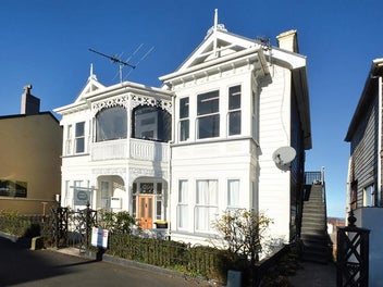 Image 1 of 7