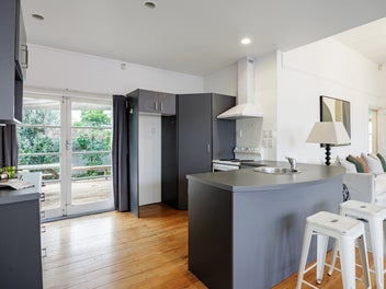 Charming & Convenient