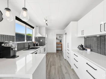 Black & White That's Just Right