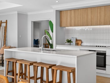 Modern Living and Sun-Soaked Style