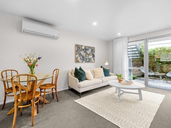 Avon Loop Living With Rare Garaging!