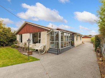 First Home Buyer's Dream with Bonus Rumpus Room!