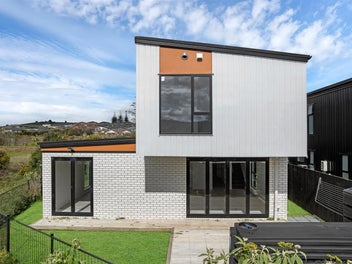 only 1 LEFT 4 BDRMS $799.000