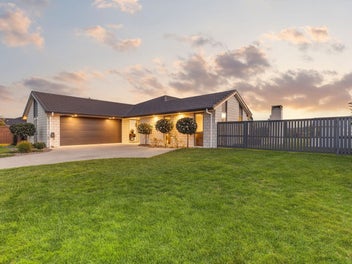 Family wishlist topper with great views!