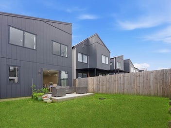 Stylish, Near-New & Ready to Move In