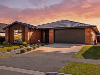 Opportunity to Secure - Bold & Beautiful !