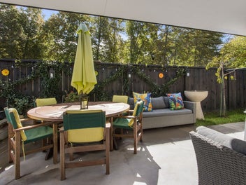 Stylish Easy-Care Living in the Heart of Katikati