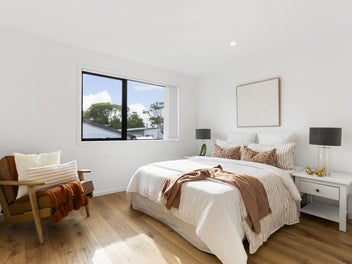MODERN HIGH SPEC TOWNHOUSE - MOTIVATED VENDOR!