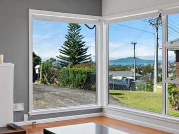 Undeniable Charm, Unbeatable Location