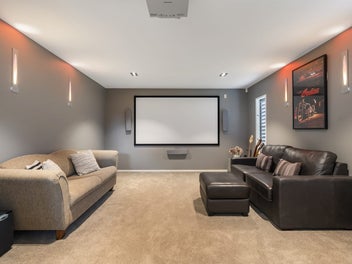 Luxury Living in Prime Greenhithe!