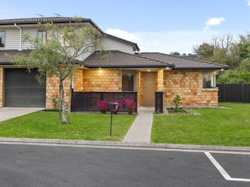 Lock-Up and Leave Living in Stillwater