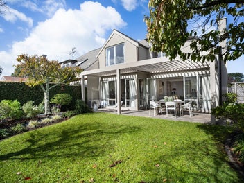 Architectural design, walk to the beach